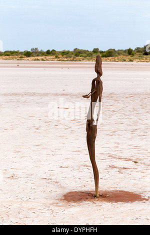 Lake Ballard wo ANTONY GORMLEY Gusseisen Skulpturen, in der Nähe von Menzies Westaustralien platziert sind Stockfoto