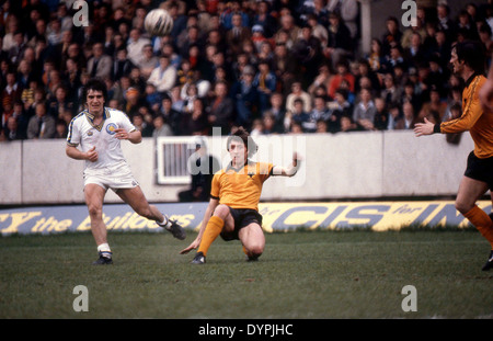 Fußballer John Richards Aktion Wolverhampton Wanderers V Leeds United 26. April 1980 Stockfoto