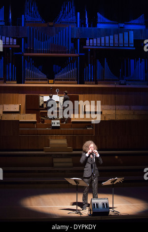 Martin Creed - "Face to Face mit Bach (Arbeit 1815)", Royal Festival Hall, Southbank Centre, London Stockfoto