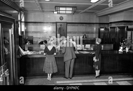 & Star Express Zeitungsbüro in Queen Street Wolverhampton West Midlands 1957 Stockfoto