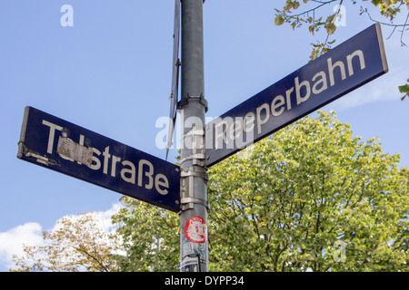 Straßenschilder der berühmten Rotlicht Bezirk Straßen Talstraße und Reeperbahn im Stadtteil Sankt Pauli aus Hamburg. Stockfoto