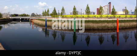 Panorama der ein Abschnitt des Flusses Lee Da durchläuft im neu eröffneten Queen Elizabeth II Olympic Park, Stratford, London. Stockfoto