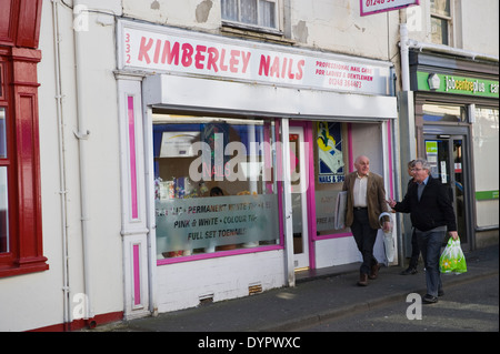 Kimberley Nails Store auf der High Street Bangor Gwynedd North Wales UK Stockfoto