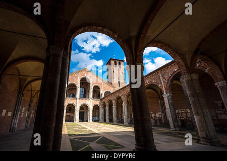 Mailand, Italien. 23. April 2014. die Sant'Ambogio Kirche Credit: wirklich Easy Star/Alamy Live News Stockfoto