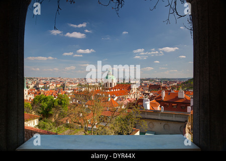 Blick vom Garten des Paradieses in der Nähe von Prager Burg - HDR-Foto Stockfoto