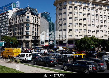 beschäftigt Verkehr an der Avenida 9 de Julio Buenos Aires Argentinien Stockfoto