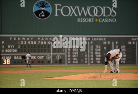 Boston, USA. 22. April 2014. Masahiro Tanaka (Yankees) MLB: Masahiro Tanaka von der New York Yankees während gegen die Boston Red Sox in der Major League Baseball Game im Fenway Park in Boston, USA. © AFLO/Alamy Live-Nachrichten Stockfoto