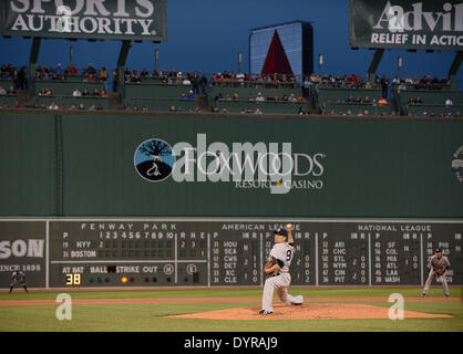Boston, USA. 22. April 2014. Masahiro Tanaka (Yankees) MLB: Masahiro Tanaka von der New York Yankees Stellplätze gegen die Boston Red Sox in der Major League Baseball Game im Fenway Park in Boston, USA. © AFLO/Alamy Live-Nachrichten Stockfoto