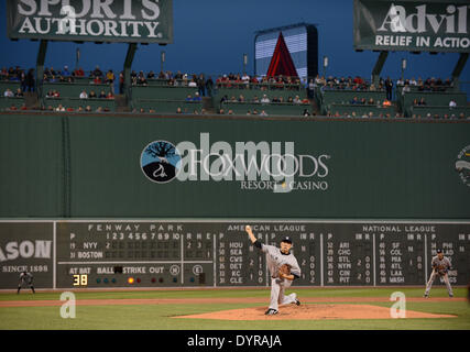 Boston, USA. 22. April 2014. Masahiro Tanaka (Yankees) MLB: Masahiro Tanaka von der New York Yankees Stellplätze gegen die Boston Red Sox in der Major League Baseball Game im Fenway Park in Boston, USA. © AFLO/Alamy Live-Nachrichten Stockfoto