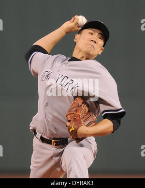 Boston, USA. 22. April 2014. Masahiro Tanaka (Yankees) MLB: Masahiro Tanaka von der New York Yankees Stellplätze gegen die Boston Red Sox in der Major League Baseball Game im Fenway Park in Boston, USA. © AFLO/Alamy Live-Nachrichten Stockfoto