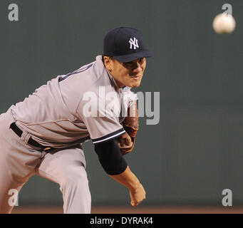 Boston, USA. 22. April 2014. Masahiro Tanaka (Yankees) MLB: Masahiro Tanaka von der New York Yankees Stellplätze gegen die Boston Red Sox in der Major League Baseball Game im Fenway Park in Boston, USA. © AFLO/Alamy Live-Nachrichten Stockfoto