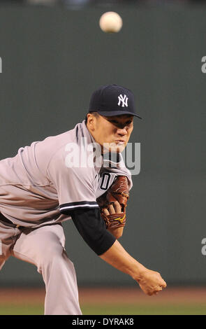 Boston, USA. 22. April 2014. Masahiro Tanaka (Yankees) MLB: Masahiro Tanaka von der New York Yankees Stellplätze gegen die Boston Red Sox in der Major League Baseball Game im Fenway Park in Boston, USA. © AFLO/Alamy Live-Nachrichten Stockfoto