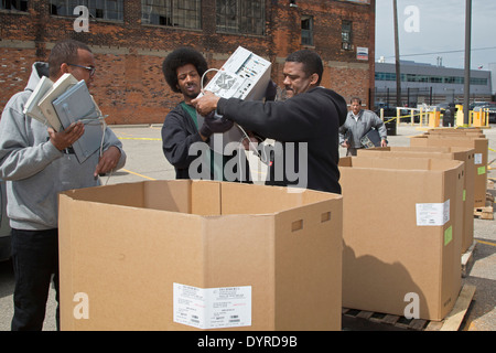 Detroit, Michigan - alte und unerwünschte elektronische Elemente werden gesammelt für das recycling an der Wayne State University. Stockfoto