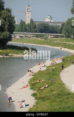 Renatured Isar im Stadt Zentrum von München, 2011 Stockfoto