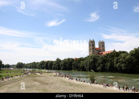 Isar-Party, Abschluss der Renaturierung des Flusses in München, 2011 Stockfoto
