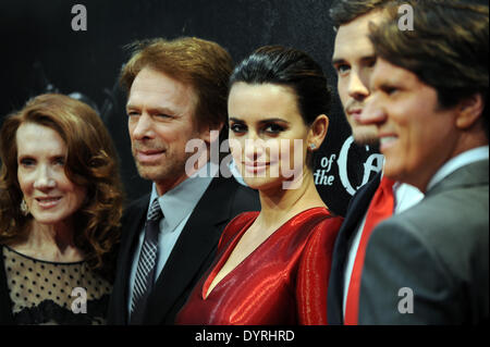 Penelope Cruz und Jerry Bruckheimer bei der Film-premiere von "Fluch der Karibik 4' in München, 2011 Stockfoto