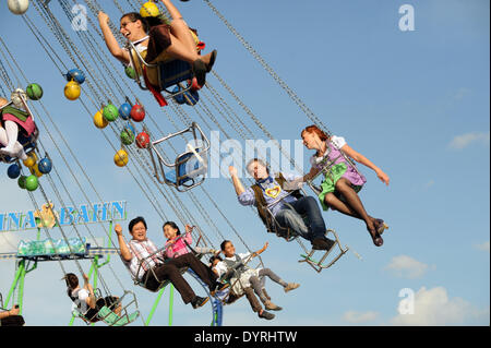 Schaukel Fahrt auf dem Oktoberfest in München 2011 Stockfoto