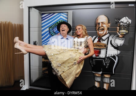 Reiner Calmund bei einer Garage Tür Präsentation in München 2012 Stockfoto