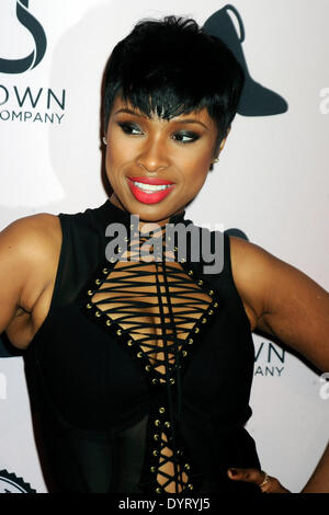 Jennifer Hudson besucht die Brown Shoe Company feiert 100 Jahre am New