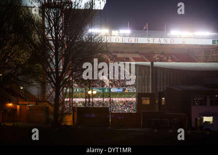 Drängen Sie sich im City Ground während eines Spiels bei Nottingham Forest Football Ground, Nottingham Nottinghamshire England UK Stockfoto