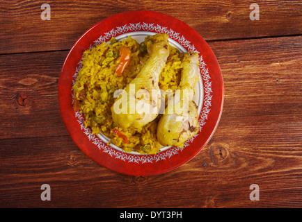 Peruanische Gericht namens Arroz Con Pollo.chicken mit Reis, vegetables.from Lateinamerika Stockfoto