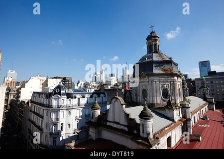 mit Blick auf Dächer in Montserrat mit Blick auf San Francisco Kirche Buenos Aires Argentinien Stockfoto