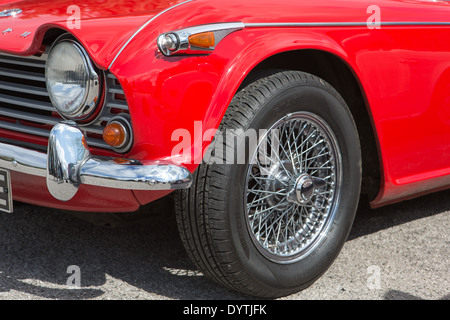 Eine vollständig restaurierte rote Triumph TR4a-Sportwagen Stockfoto