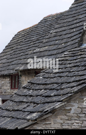 Grau Dachschindeln Stockfoto, Bild: 185066894 - Alamy
