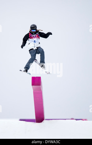 Lisa Zimmermann (GER) im Wettbewerb mit der Damen Ski Slopestyle auf die Olympischen Winterspiele Sotschi 2014 Stockfoto