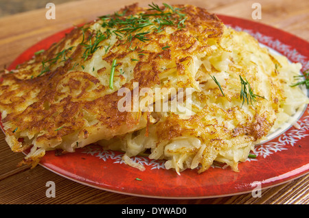 Boxty - traditionelle irische Kartoffelpuffer. Gebratene Kartoffelgerichte ist seine glatte, feinkörnige Konsistenz. Stockfoto