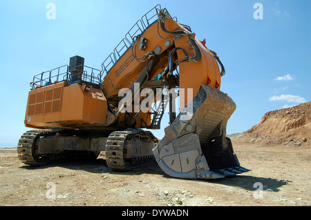 Riesige Bagger im Tagebau Stockfoto