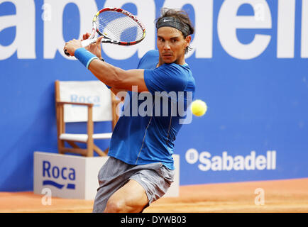 Barcelona, Spanien. 25. April 2014. BARCELONA-Spanien-25 April: Rafael Nadal im 1/4 Finale match zwischen Rafael Nadal und Nicolas Almagro, für Barcelona Open Banc Sabadell, 62 Trofeo Conde de Godo, gespielt an der Tennis-RC-Barcelona am 25. April 2014. Foto. Joan Valls/Urbanandsport/Nurphoto Credit: Joan Valls/NurPhoto/ZUMAPRESS.com/Alamy Live-Nachrichten Stockfoto