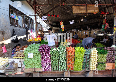 Obst und Gemüse Stall in Kandy Central Market, Sri Lanka Stockfoto