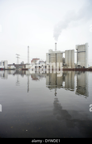 Berlin, Deutschland, Zementwerk an der Spree Stockfoto