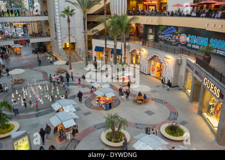 Los Angeles California, LA, Hollywood Boulevard, Filmindustrie, Hollywood & Highland Center, Shopping Shopper Shopper Shopper shoppen Geschäfte Marktmärkte Marktpla Stockfoto