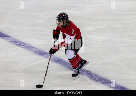 Meghan Agosta (CAN) 2, USA-Kanada Frauen Eishockey bei den Olympischen Winterspielen, Sotschi 2014 Stockfoto