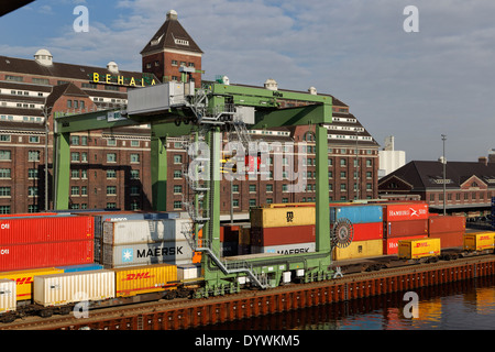 Berlin, Deutschland, Blick auf den Container terminal West Harbour Stockfoto