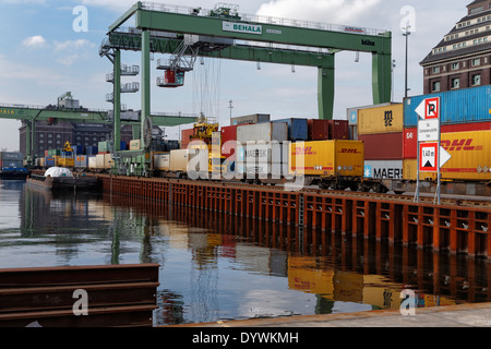 Berlin, Deutschland, Blick auf den Container terminal West Harbour Stockfoto