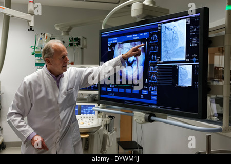 Berlin, Deutschland, Prof. Dr. Dietrich Andresen, Chefarzt der Vivantes Klinikum Am Urban, im Hybrid oder Stockfoto