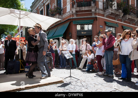 Tango-Tänzer. Dorrego Platz. San Telmo Bezirk. Buenos Aires. Argentinien Stockfoto