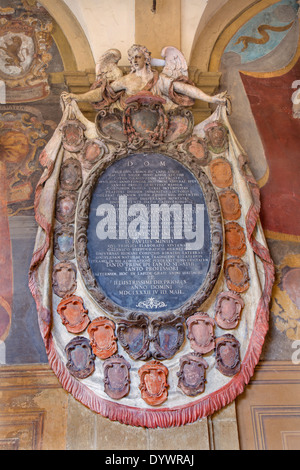 BOLOGNA, Italien - 15. März 2014: Epitaph von externen Atrium des Archiginnasio Stockfoto