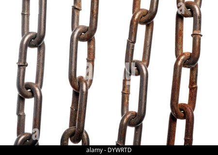 Farbdetails einige rostige Ketten auf weiß. Stockfoto