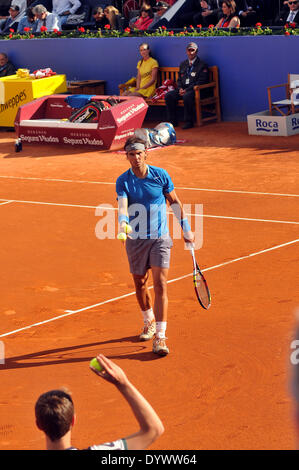 Barcelona, Spanien. 25. April 2014. Rafael Nadal im Wettbewerb gegen Nicolas Almagro in Barcelona Open Banc de Sabadell 2014 ATP 500 Viertelfinale. Nicolas Almagro besiegt Rafael Nadal 6-2-6-7-4-6 im Viertelfinale Open 2014. Almagro gehen bis ins Halbfinale. Bildnachweis: Fototext/Alamy Live-Nachrichten Stockfoto