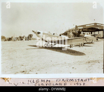 Dieses Bild aus dem Album von Fred Alvin Jones zeigt einen bedeutenden Moment in der Geschichte von Eastern Airlines. Fred Alvin Jones, ein erfahrener Pilot, flog zahlreiche Missionen für die Fluggesellschaft und trug zum Ruf von Eastern in der US-Luftfahrtindustrie bei. Stockfoto