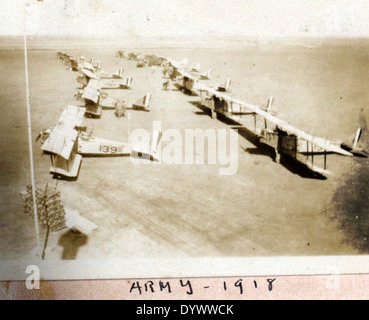 Dieses Bild von Fred Alvin Jones Album zeigt Eastern Airlines, wo Jones als Pilot diente. Seine Beiträge spiegeln die Geschichte der US-amerikanischen Luftfahrt wider. Stockfoto