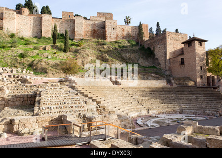 Málaga, Costa Del Sol, Andalusien, Spanien. Römisches Theater außerhalb der Mauern der Alcazaba. Stockfoto