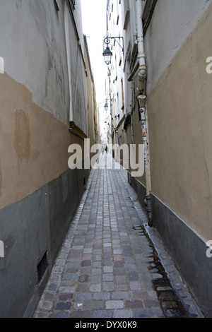 Paris, schmale mittelalterliche Straße, Passage Briare Stockfoto