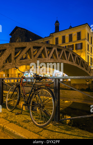 Brücke über den Naviglio Grande canal, Mailand, Lombardei, Italien Stockfoto