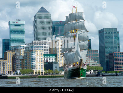 London, UK. 26. April 2014. Deutsche Schule Segelschiff Alexander von Humboldt II segelt in London, Deutschland, 26. April 2014. Das Schiff ist an verschiedene Orte in diesem Sommer, einschließlich London, Göteborg und Handelsherren Reisen. Foto: MAURIZIO GAMBARINI/Dpa/Alamy Live News Stockfoto