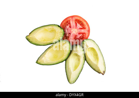 Avocatto und Tomaten auf einem weißen Hintergrund Stockfoto